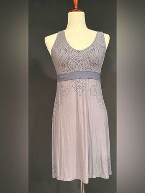 Athleta Gray Sleeveless Dress with Embellished Pattern